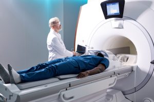 Senior,Radiologist,Controls,Mri,Or,Ct,Or,Pet,Scan,With