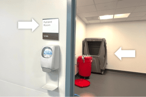 wrong-signage-on-hospital-room-arrows