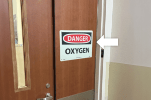 incorrect-oxygen-sinange-on-door-arrow