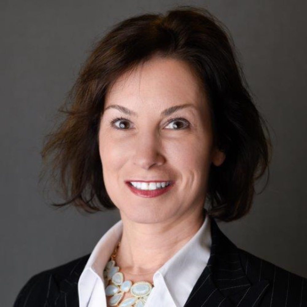 Traci Vaden headshot
