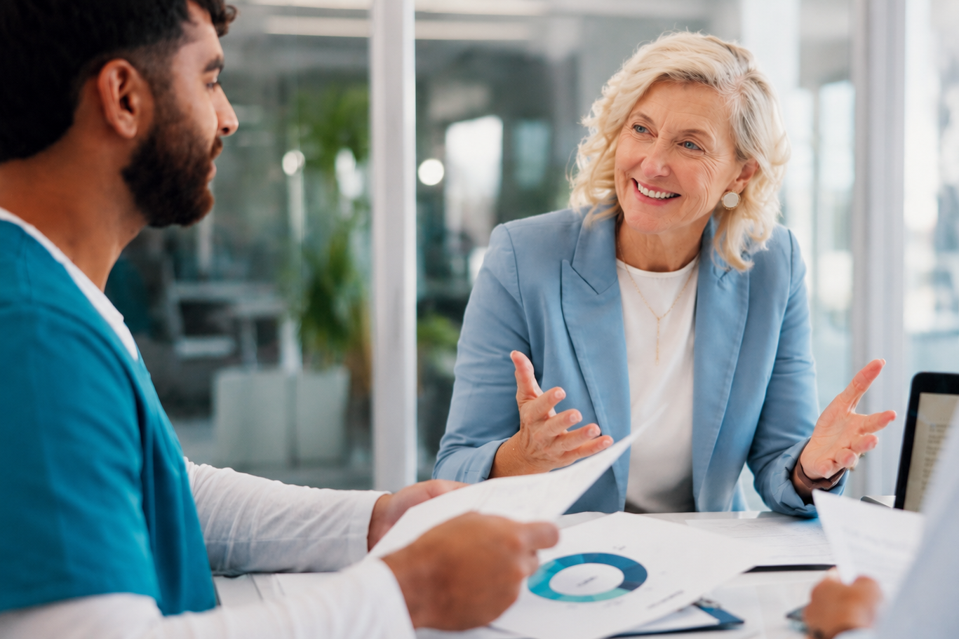 healthcare-meeting-female-consultant-happy
