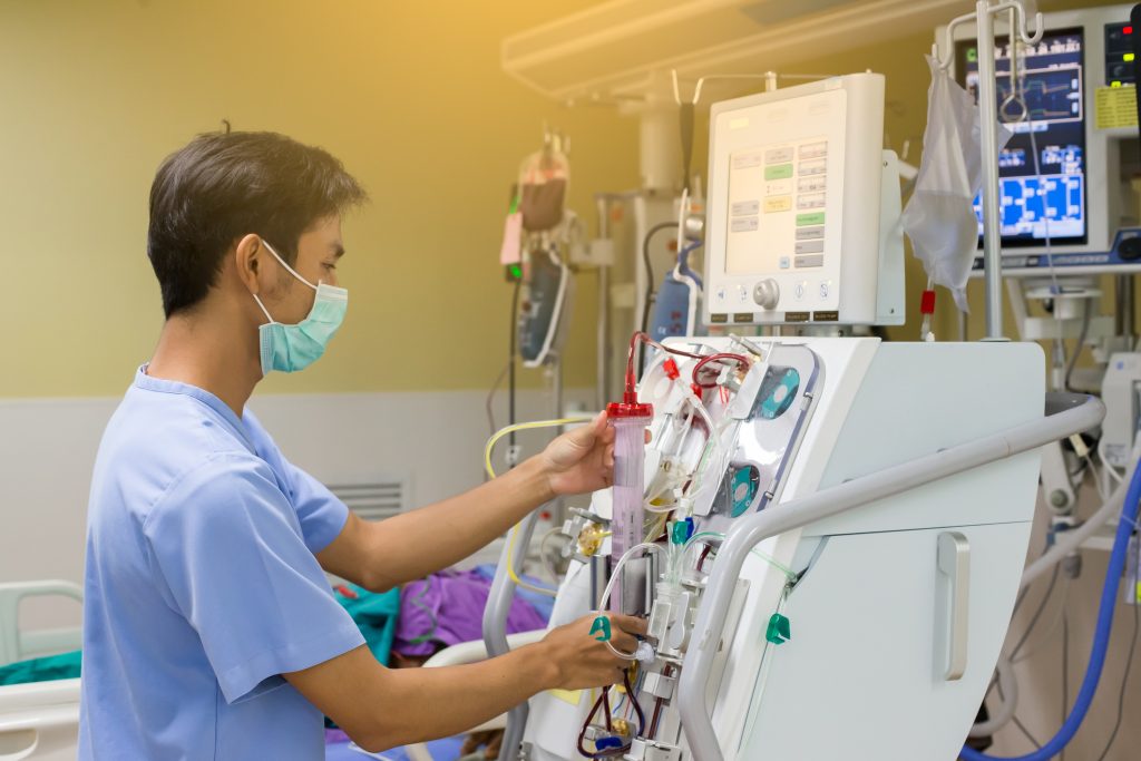 dialysis staffing